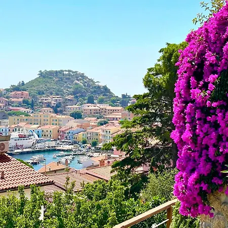 Stare Sulla Prua Di Barca! Giglio Porto